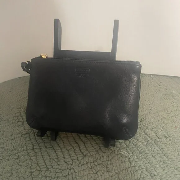 Vintage Coach Black Pebbled Leather Wristlet Wallet - Picture 2 of 7